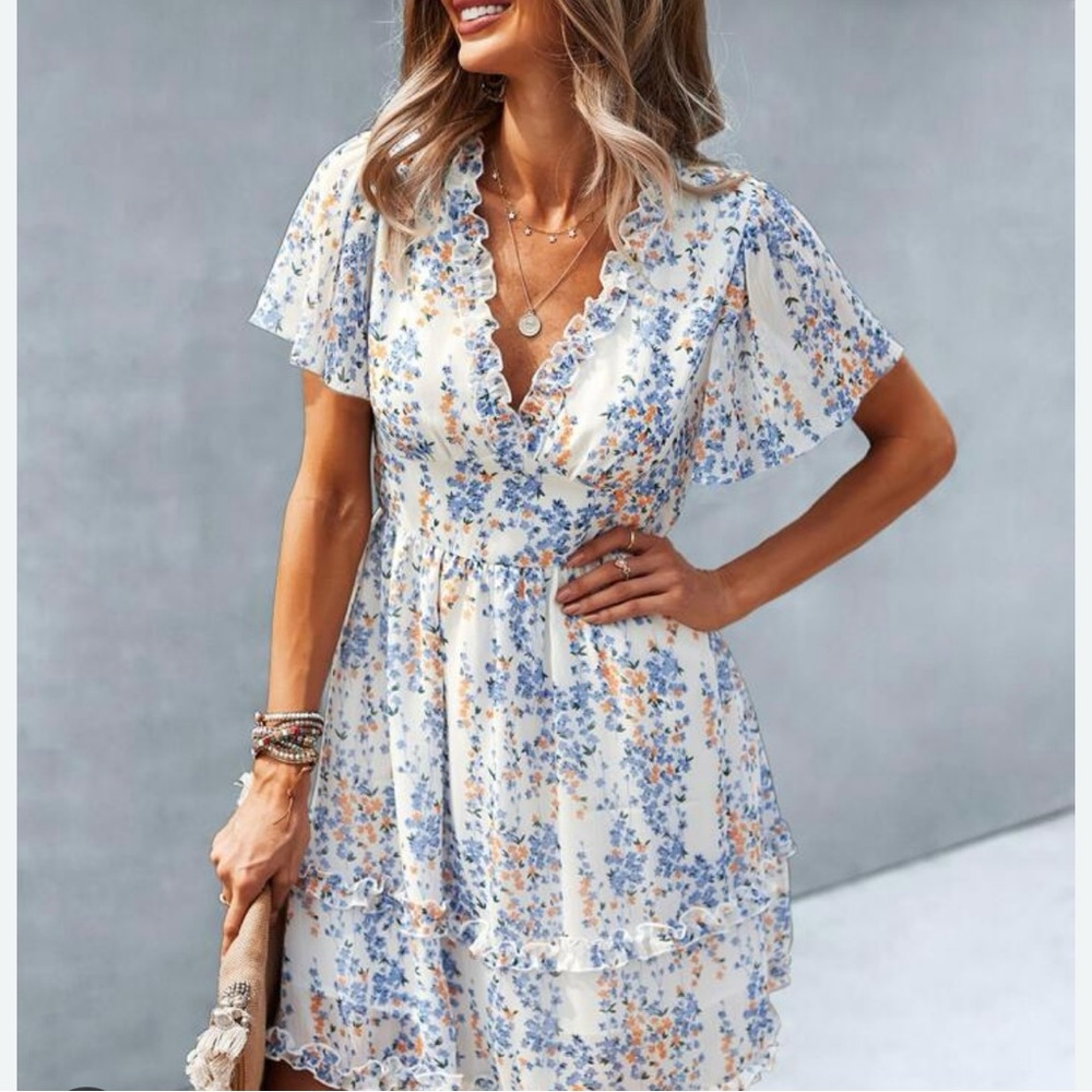 Floral dress from shein. 💙🩵🤍